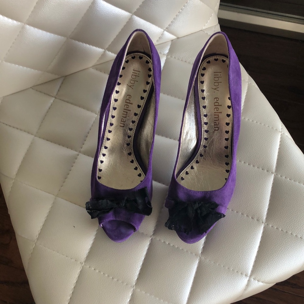 Libby Edelman purple pumps